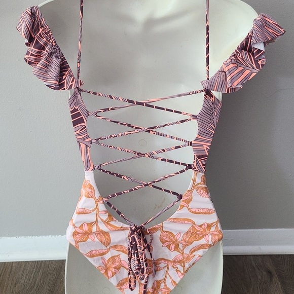 Maaji desert command ruffle one piece size medium NWT - Picture 2 of 6
